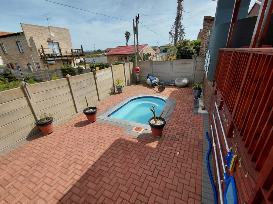 3 Bedroom Property for Sale in C Place Eastern Cape